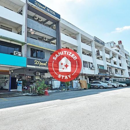 F Hotel Sungai Dua Bukit Eksteriør billede