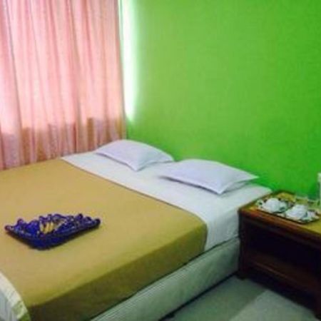 F Hotel Sungai Dua Bukit Eksteriør billede