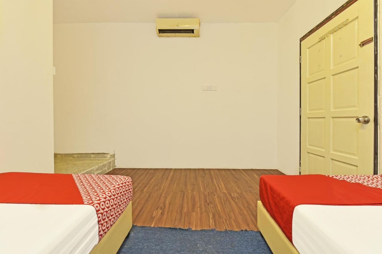 F Hotel Sungai Dua Bukit Eksteriør billede