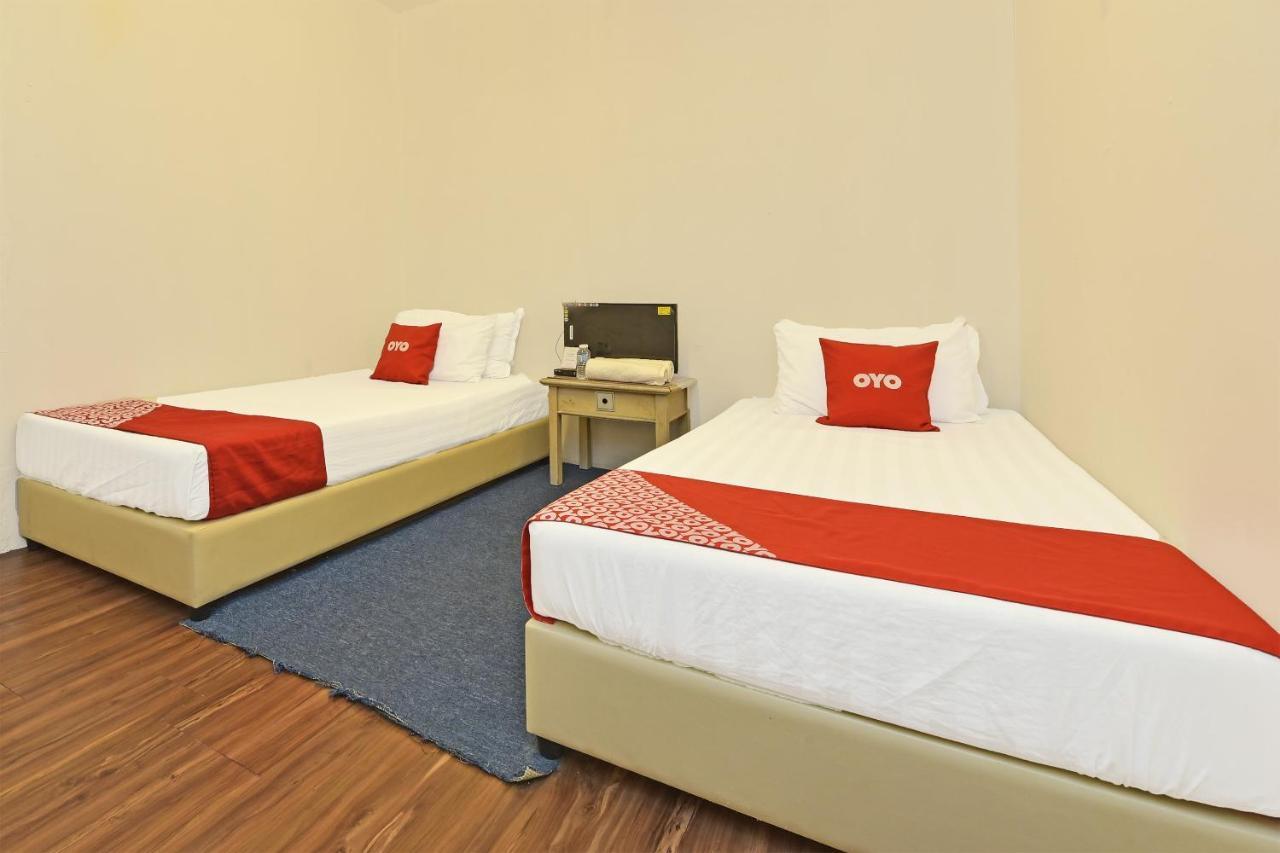 F Hotel Sungai Dua Bukit Eksteriør billede