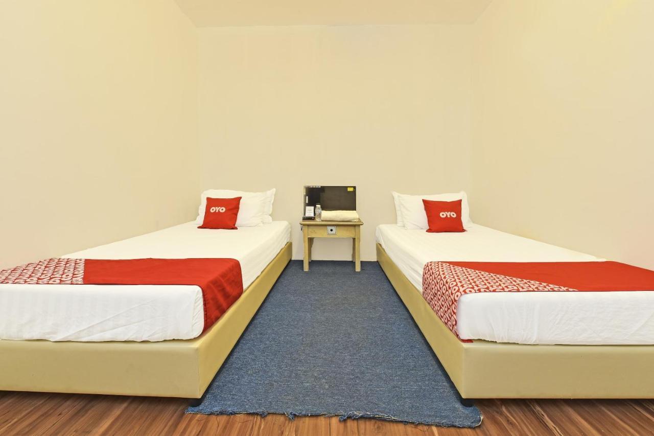F Hotel Sungai Dua Bukit Eksteriør billede