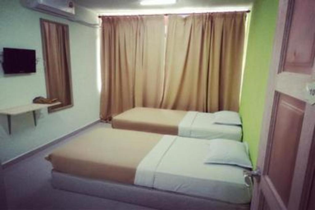F Hotel Sungai Dua Bukit Eksteriør billede