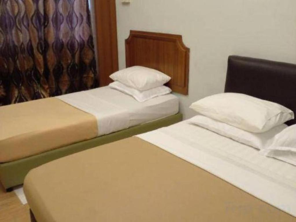 F Hotel Sungai Dua Bukit Eksteriør billede